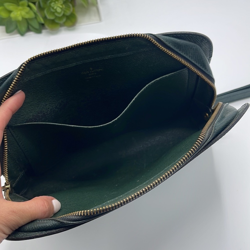 AUTHENTIC Louis Vuitton clutch / wristlet - Picture 8 of 12